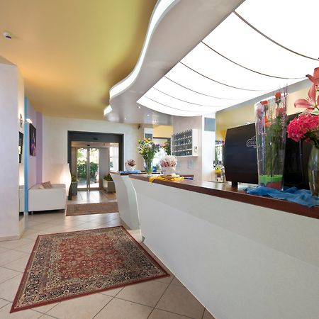 Hotel Milano Gatteo a Mare Bagian luar foto