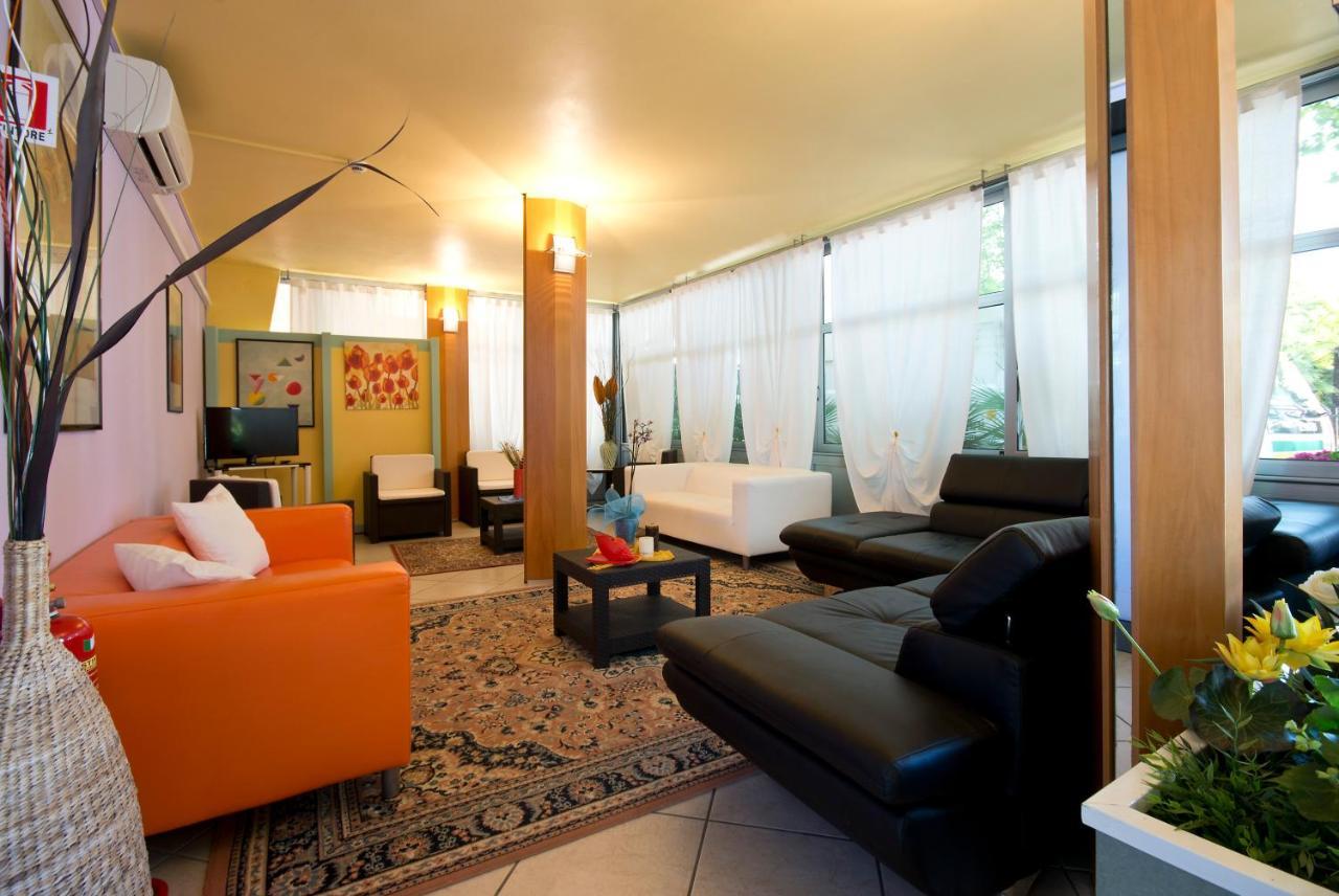 Hotel Milano Gatteo a Mare Bagian luar foto