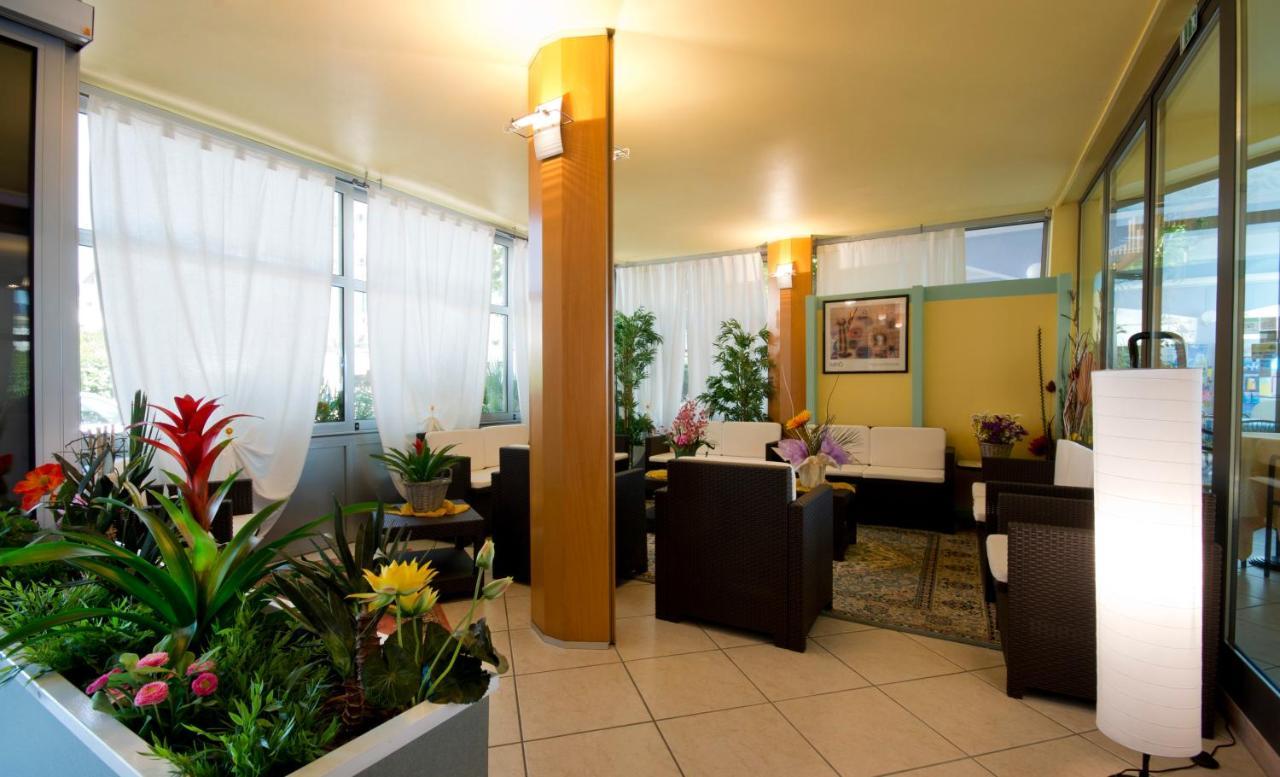 Hotel Milano Gatteo a Mare Bagian luar foto